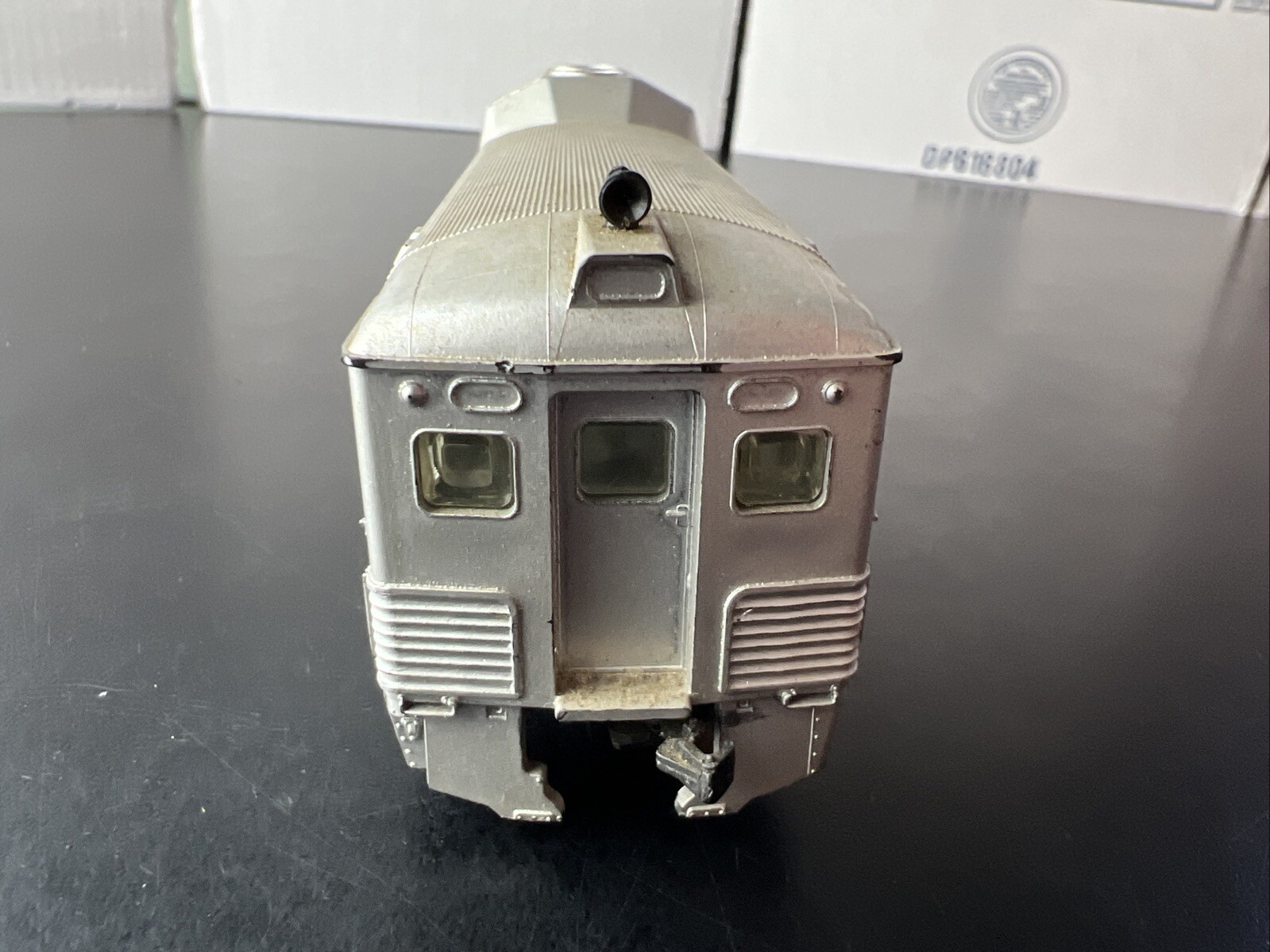 Athearn HO Scale, Railway Post Office Budd Car New Haven Needs Repair