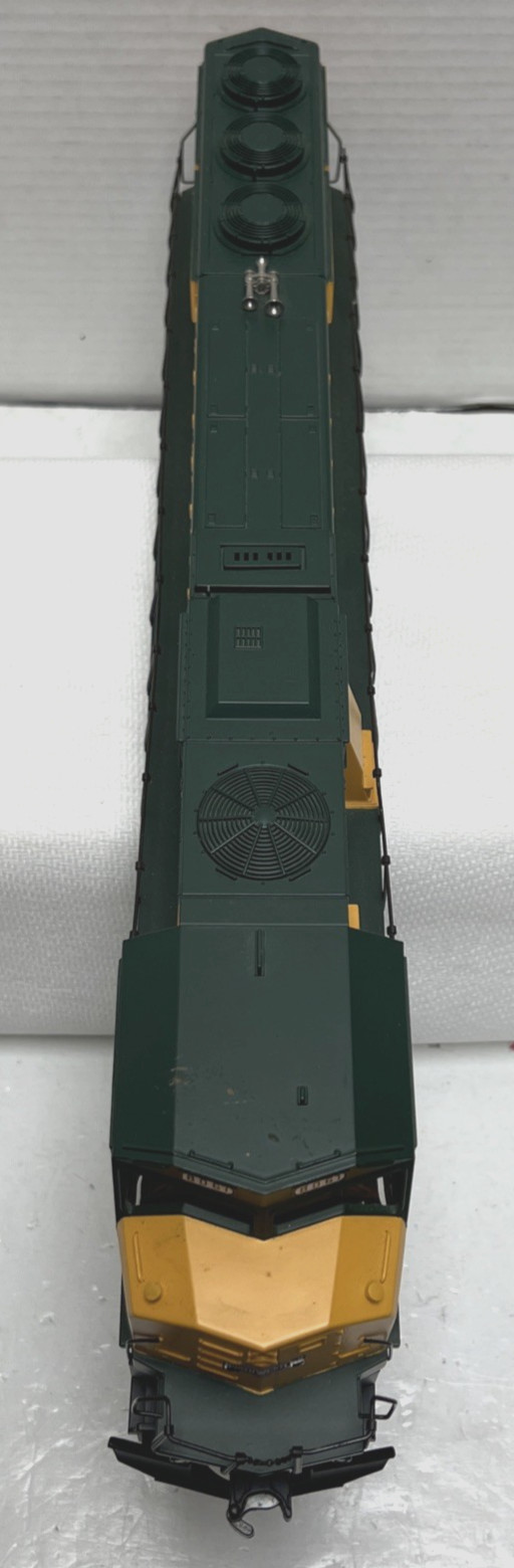 MTH MT-2047LP CHICAGO NORTHWESTERN #8061 EMD SD60M DIESEL W/PROTO-SOUND. NO BOX.
