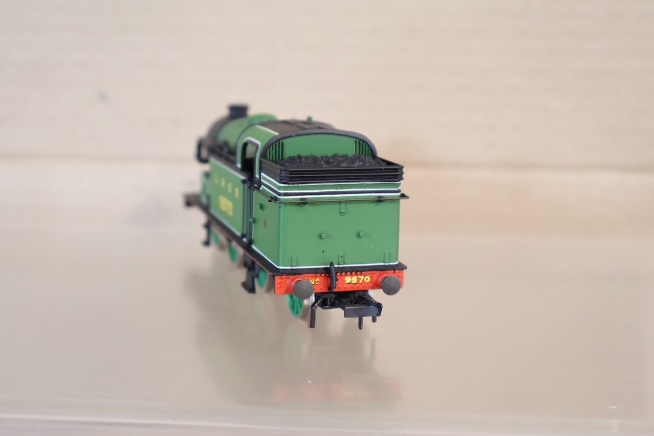AIRFIX KIT BUILT RE PAINTED LNER 0-6-2 CLASS N2 TANK LOCOMOTIVE 9570 om