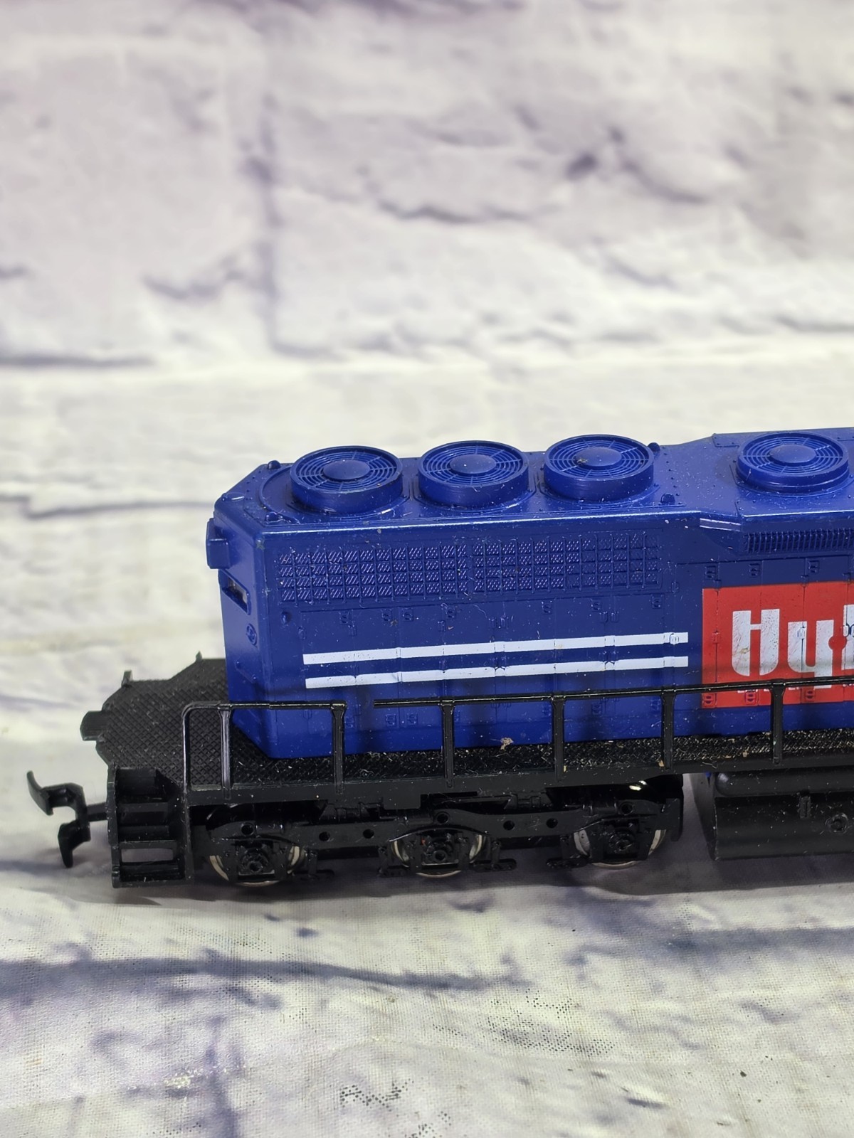 RARE Hy-Vee HO Scale Diesel Locomotive Mehano Slovenia Train Engine #1996 *read
