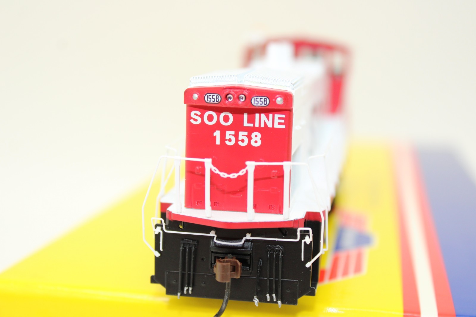 Athearn Genesis HO Scale SOO Line MP15AC Diesel Locomotive #1558 DCC Sound