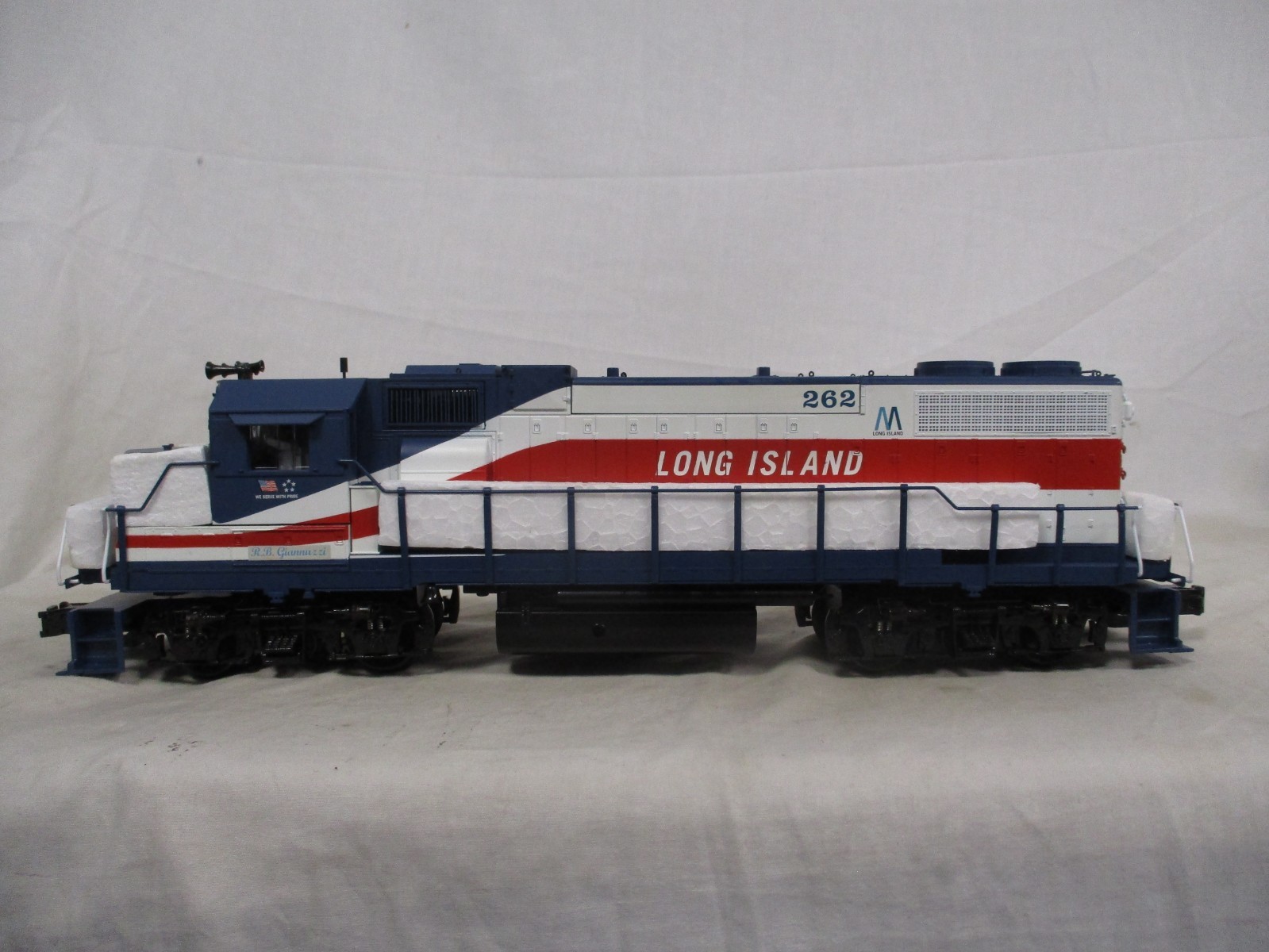 K-Line K2439-0262 Long Island RailRoad Scale GP38-2 Diesel Engine #262 O-Gauge