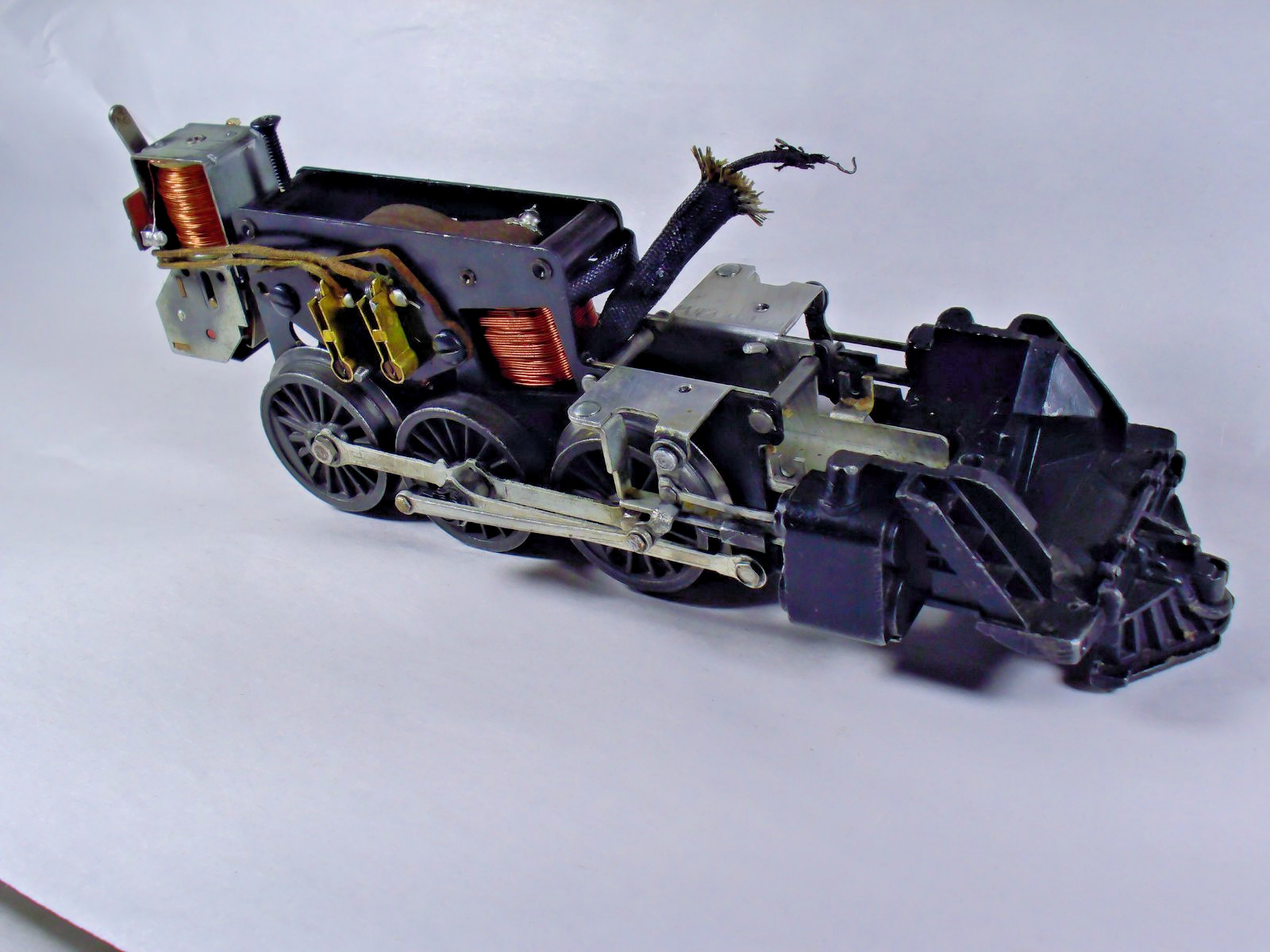 Lionel Vintage Original 2056 Steam Loco, motor chassis with rods and steam chest