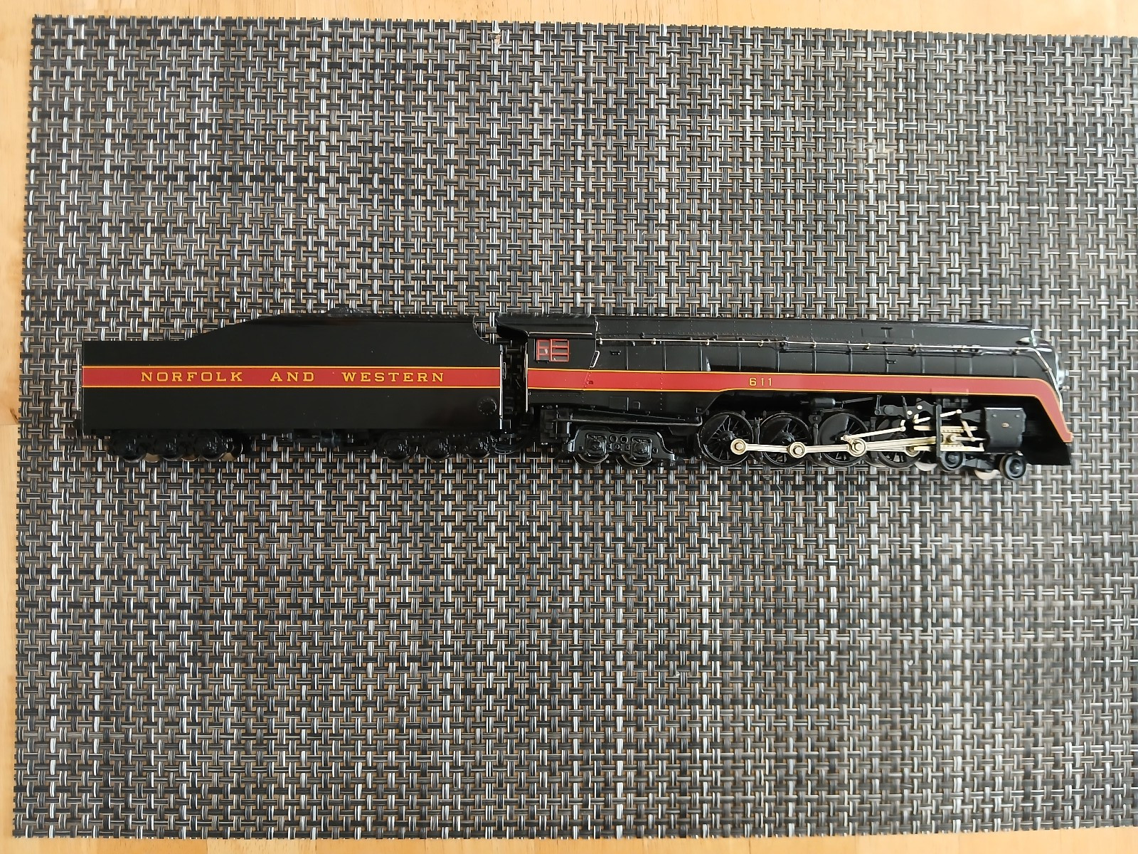 Vintage HO scale Bachmann Class J 4-8-4 #611 Steam Locomotive