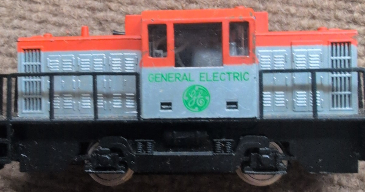 Mehano HO scale switcher 500 General Electric Engine train Loco Lionel track