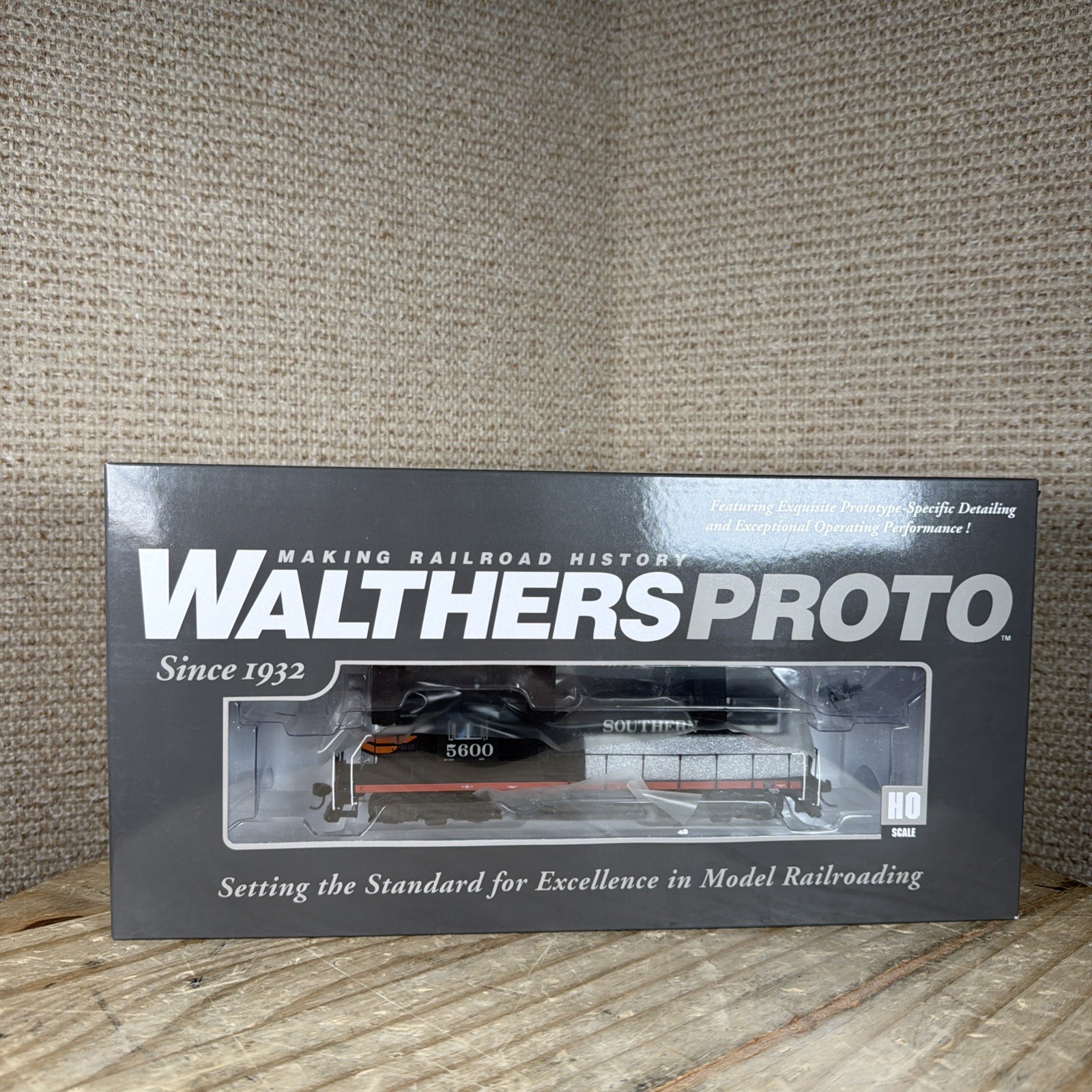 Walthers Proto EMD GP9 Locomotive Southern Pacific #5600 920-40880 HO w/ESU DCC