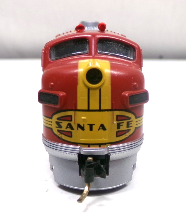 N scale Kato Santa Fe F3 A diesel engine in original box (lot N 187)