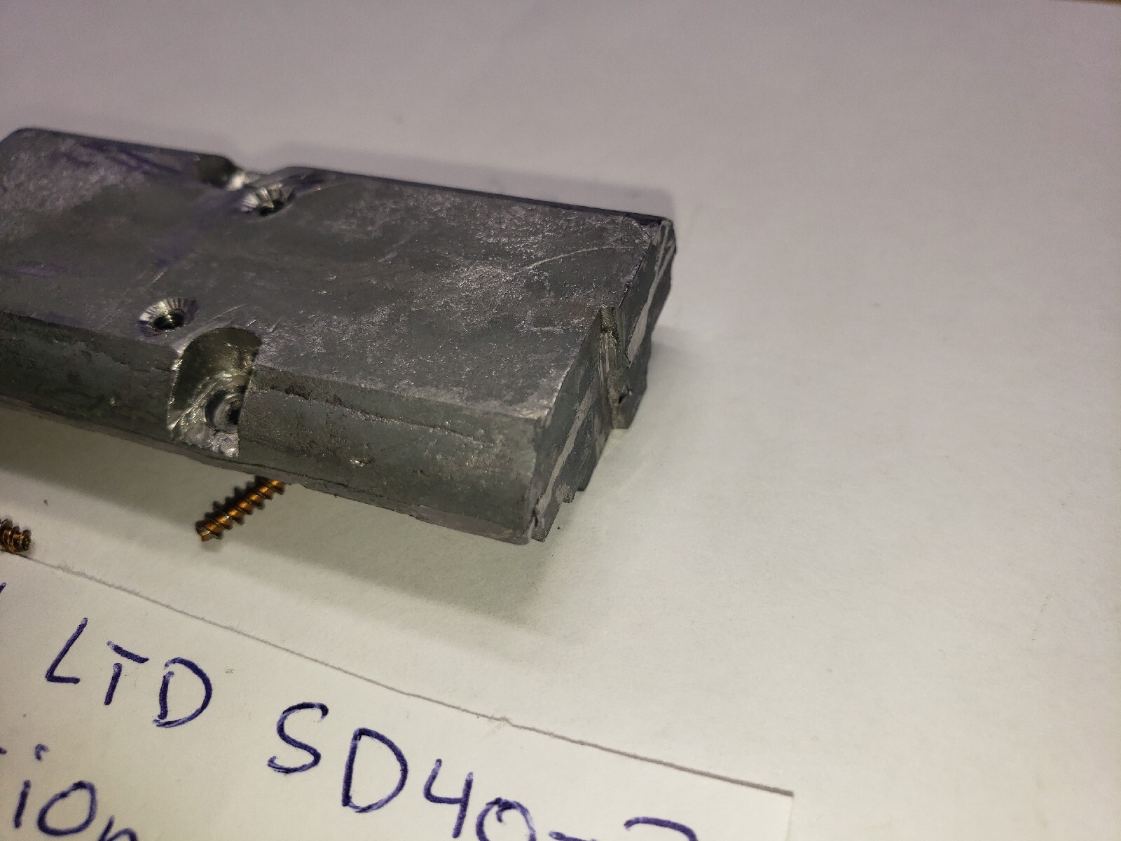 GSB RAIL LTD SD 40-2 DIECAST FUEL TANK CHASSIS WEIGHT. LOCOMOTIVE HO SCALE