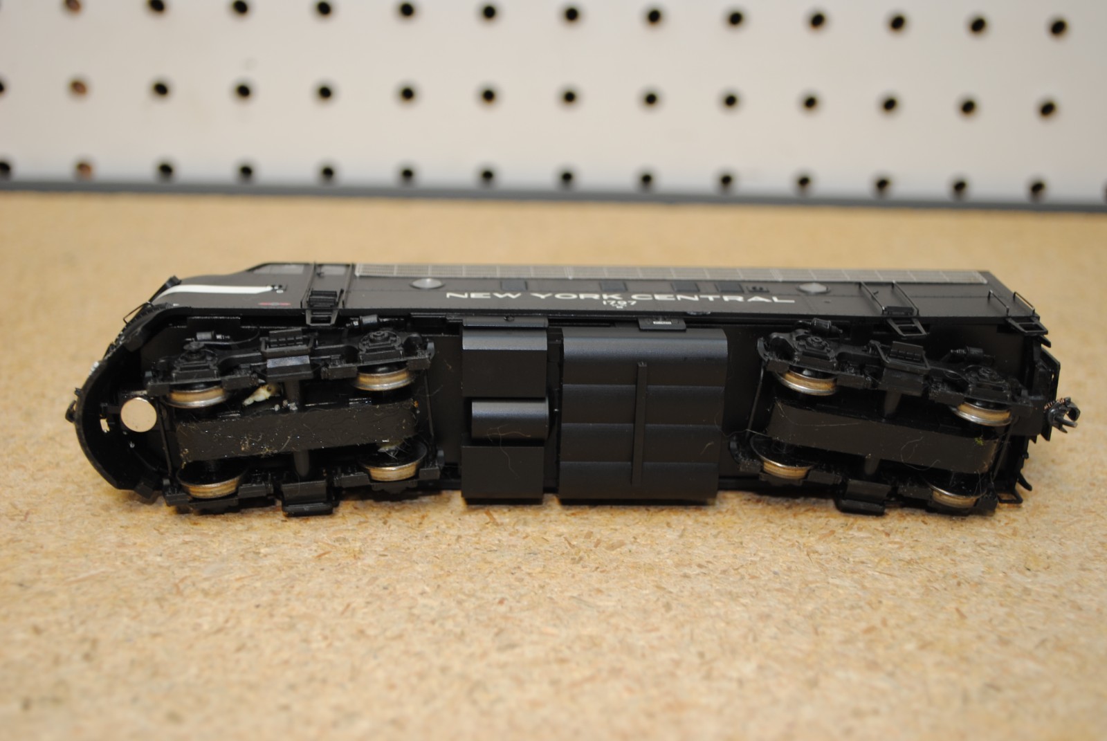 InterMountain Railway Co. 49030-02 New York Cenral #1797 EMD F7A Diesel Loco HO