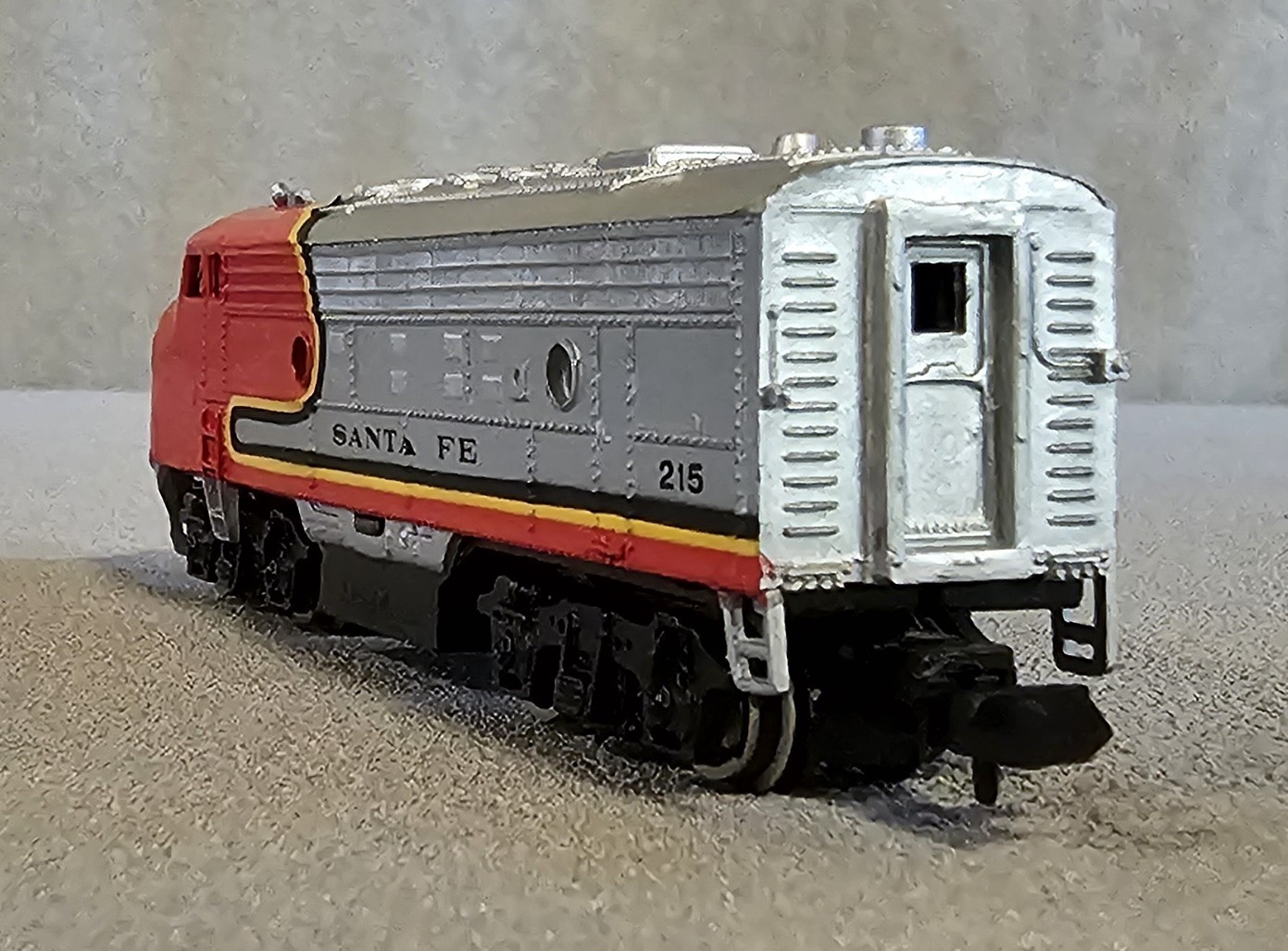 Bachamnn N Scale Santa Fe Lighted F9 Diesel Locomotive 61550 215