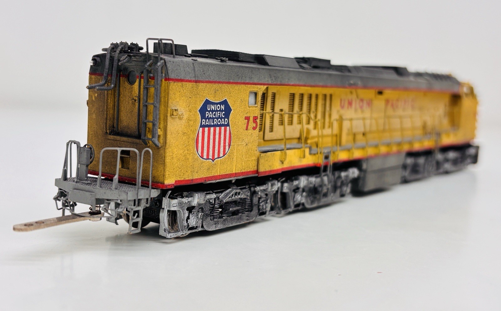 Overland Diamond HO UP Veranda Turbine w/ GP9 Round Tender DCC & Sound OMI-5859