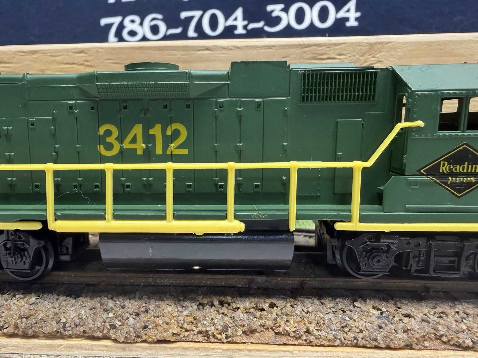 HO SCALE READING LINES DIESEL LOCOMOTIVE 3412 ATLAS GP-38 RARE FIND TRAIN