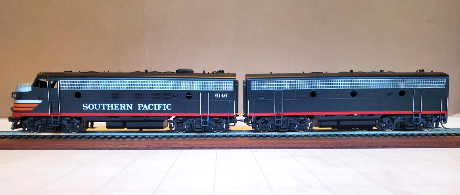 Oriental Limited Samhongsa SP EMD FP7A+F7B Phase 2 Factory Painted HO Brass