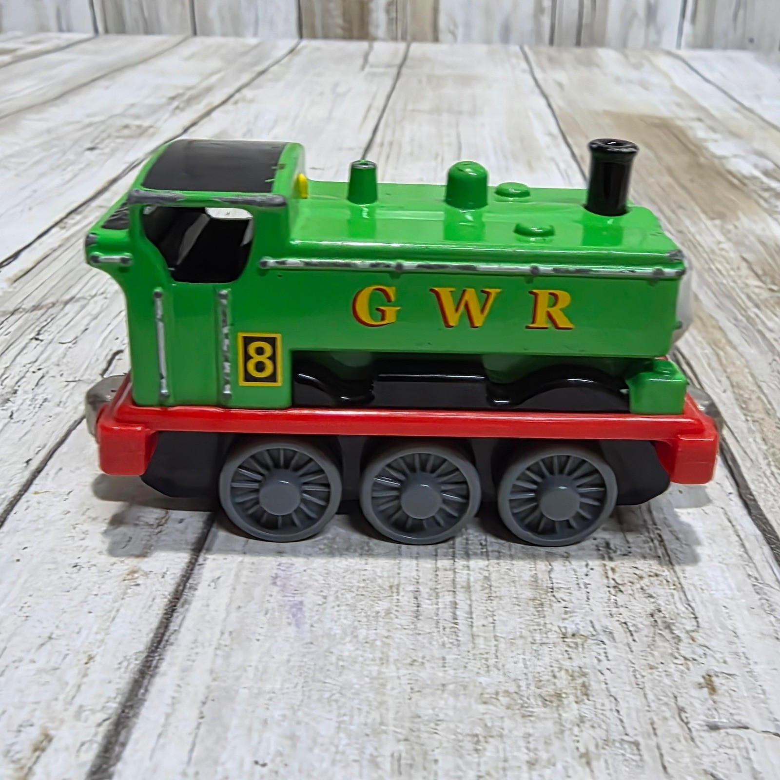 Thomas & Friends Take Along Duck GWR Green Diecast Train Engine Number 8 2004