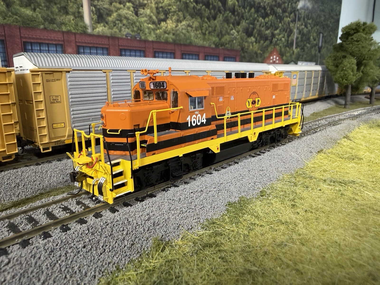 Intermountain GP16 York Rail LoksoundV5 W/ Scale Sound System Speaker