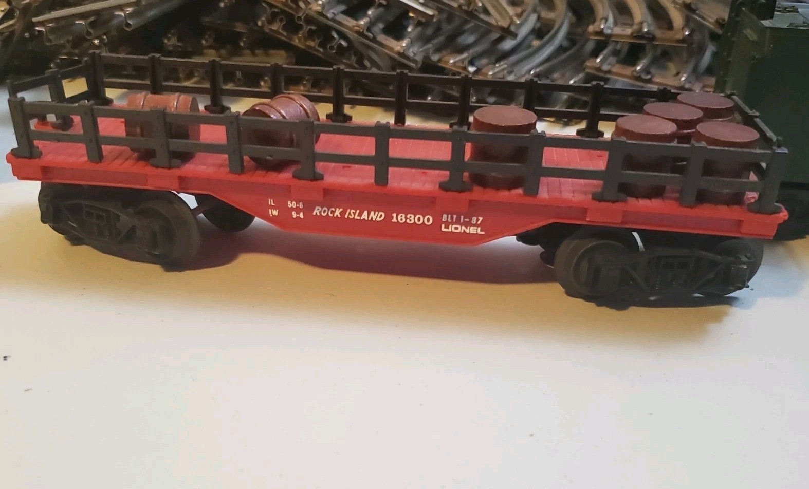 Rock Island O Gauge Freight Set – 8700 Engine Runs, Caboose, Flatcar, Boxcar