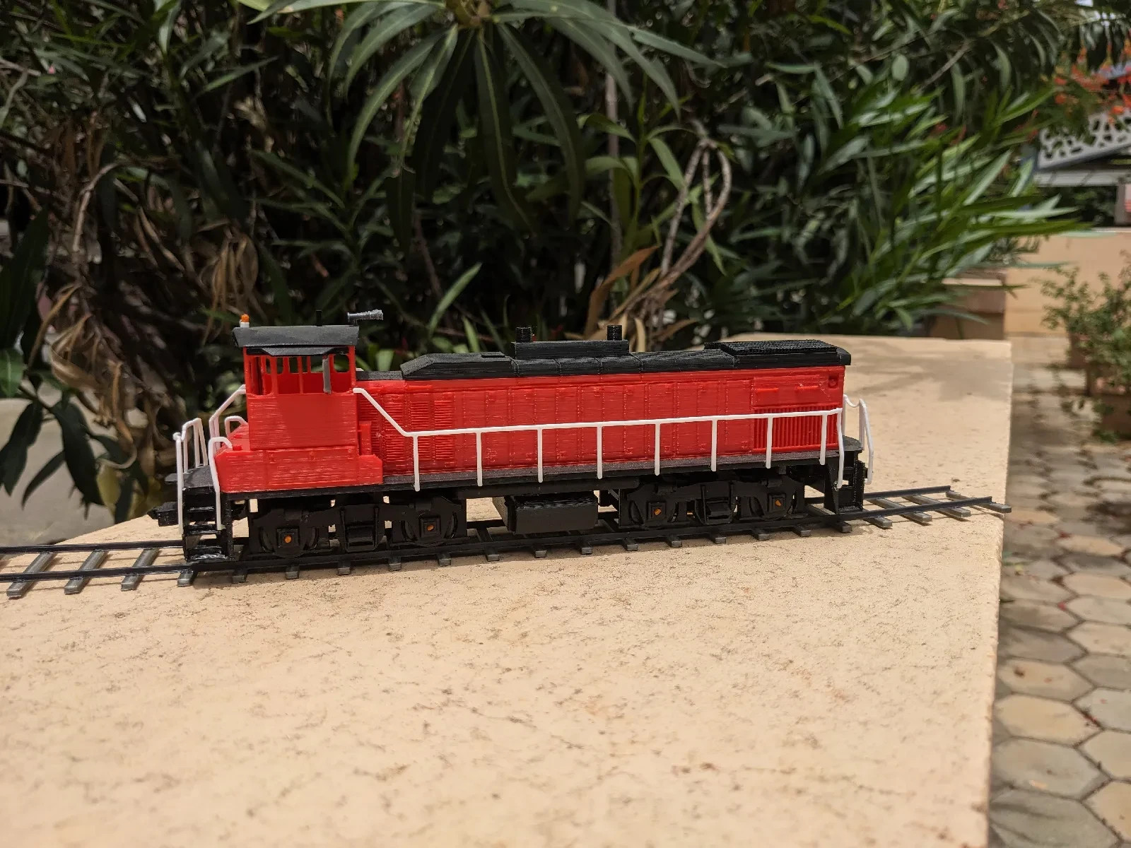 S‑Scale MP15AC Locomotive – Strong Plastic Model w/ Auto Coupler & Bogies