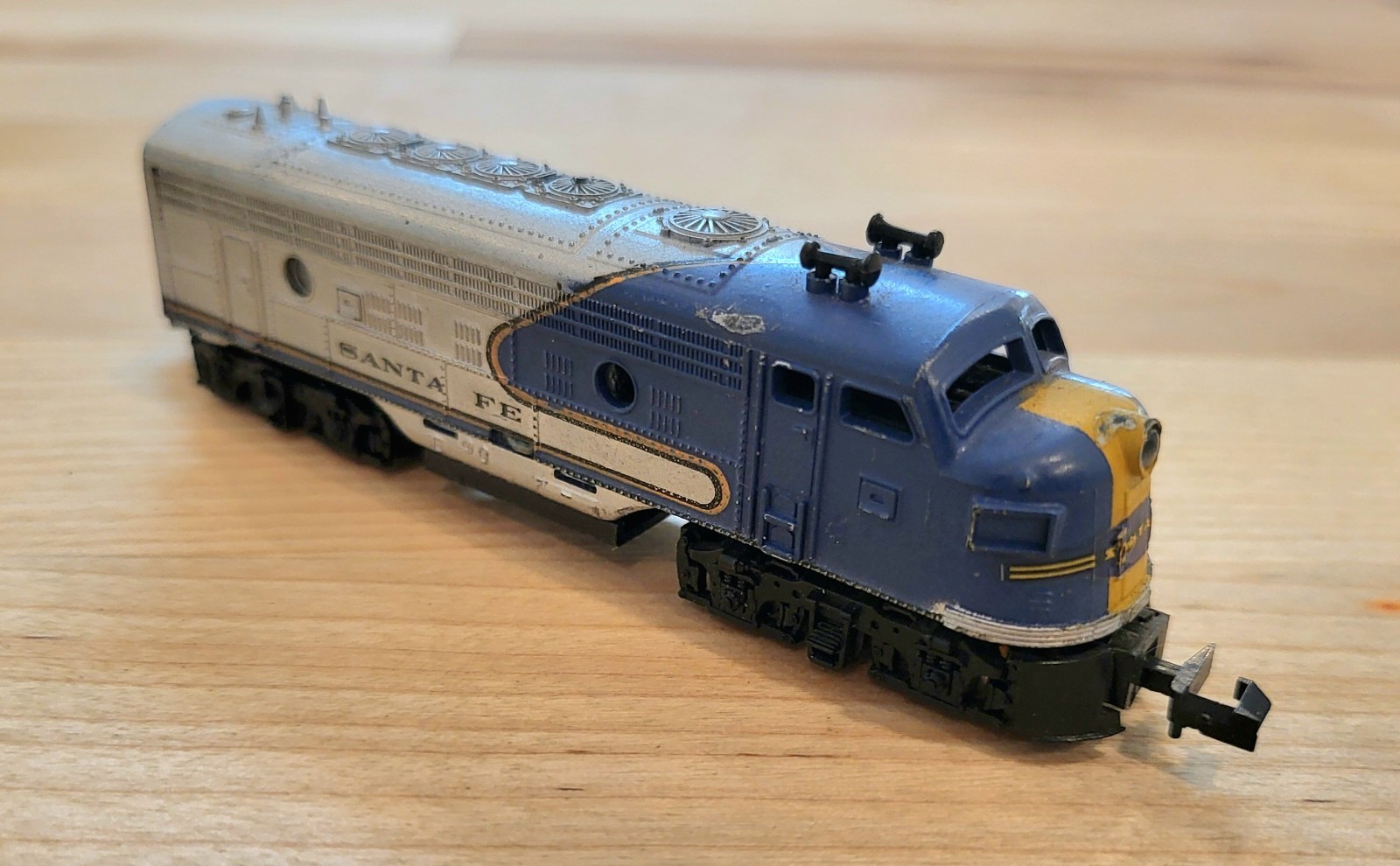 6 Atlas N Scale Trains 2 Locomotives Plus Extras Austria