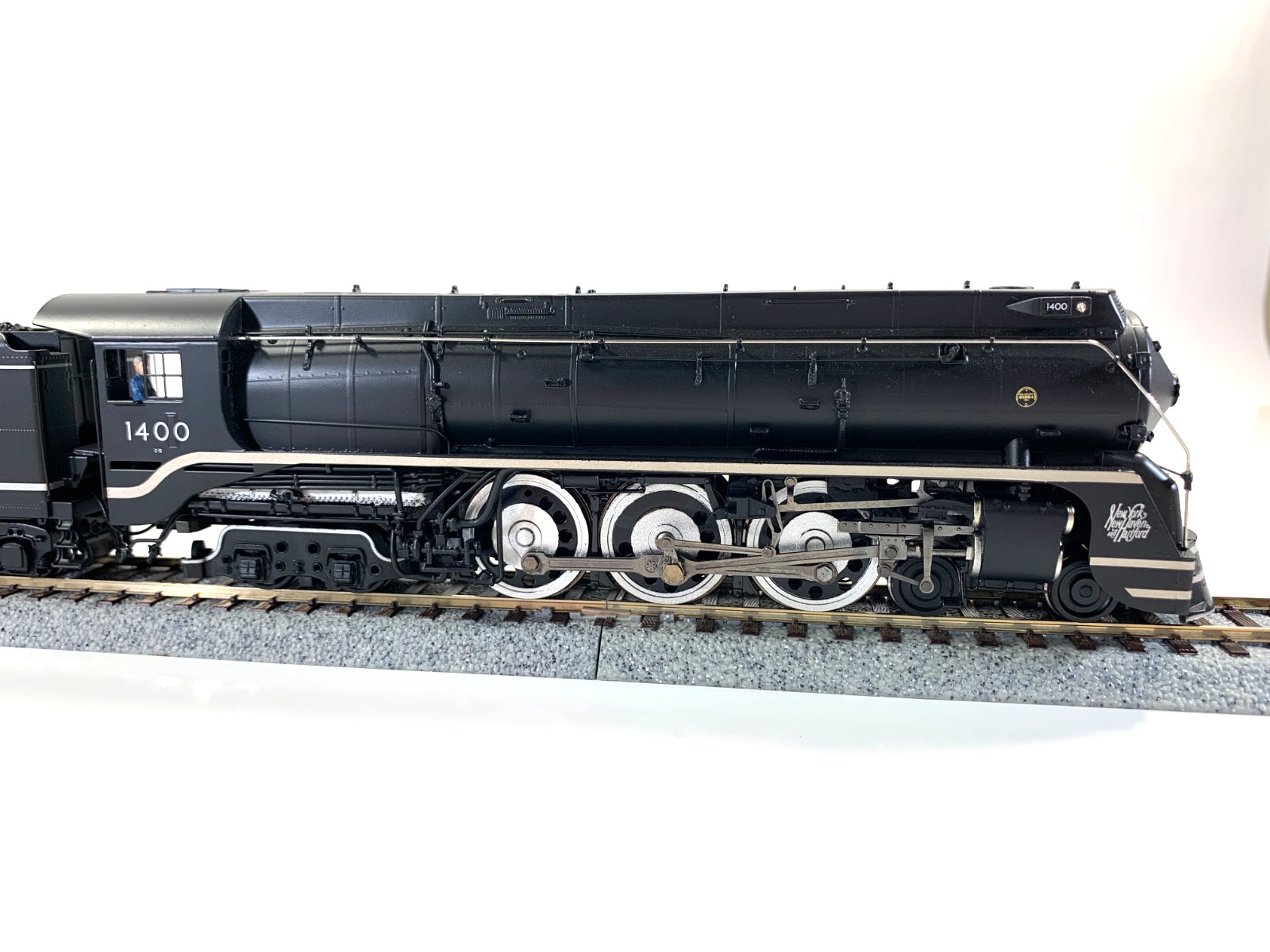 HO Broadway Limited Hybrid 1624 NH 1-5 4-6-4 #1400, DCC Sound, Paragon 2