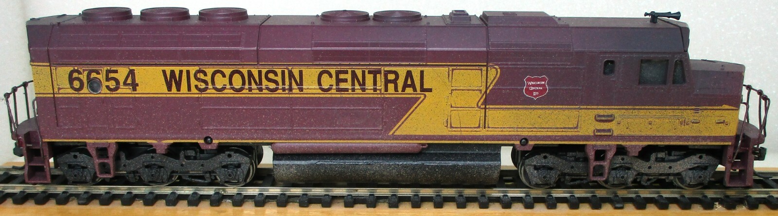 Athearn F45 Wisconsin Central 6654 Weathered Loco H0 Gauge DCC Lenz Fitted 1007