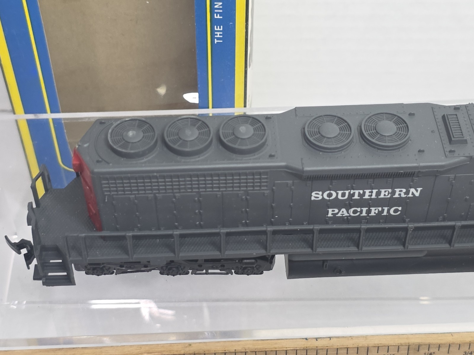 AHM HO Scale 5030-06 Southern Pacific 8444 EMD SD-40 Diesel Loco W/Flywheel NOS