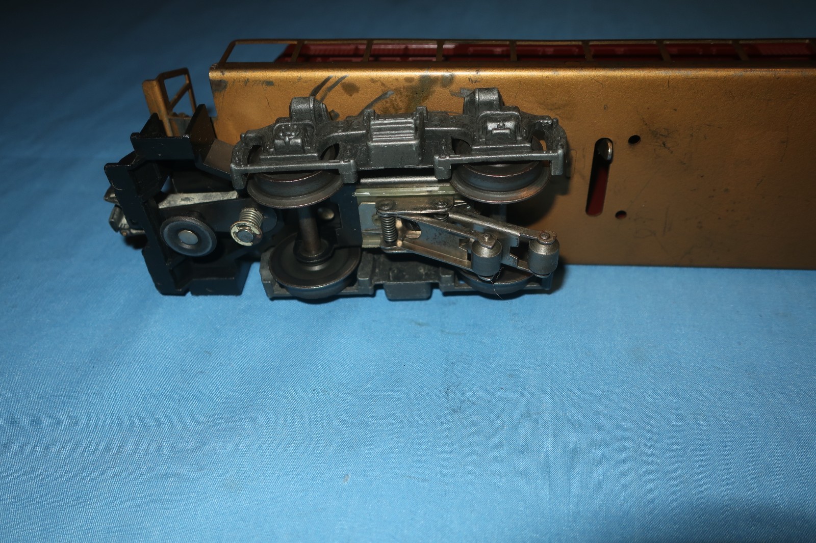 Lionel #2028 GP-7 Pennsylvania Diesel Locomotive. Runs Well