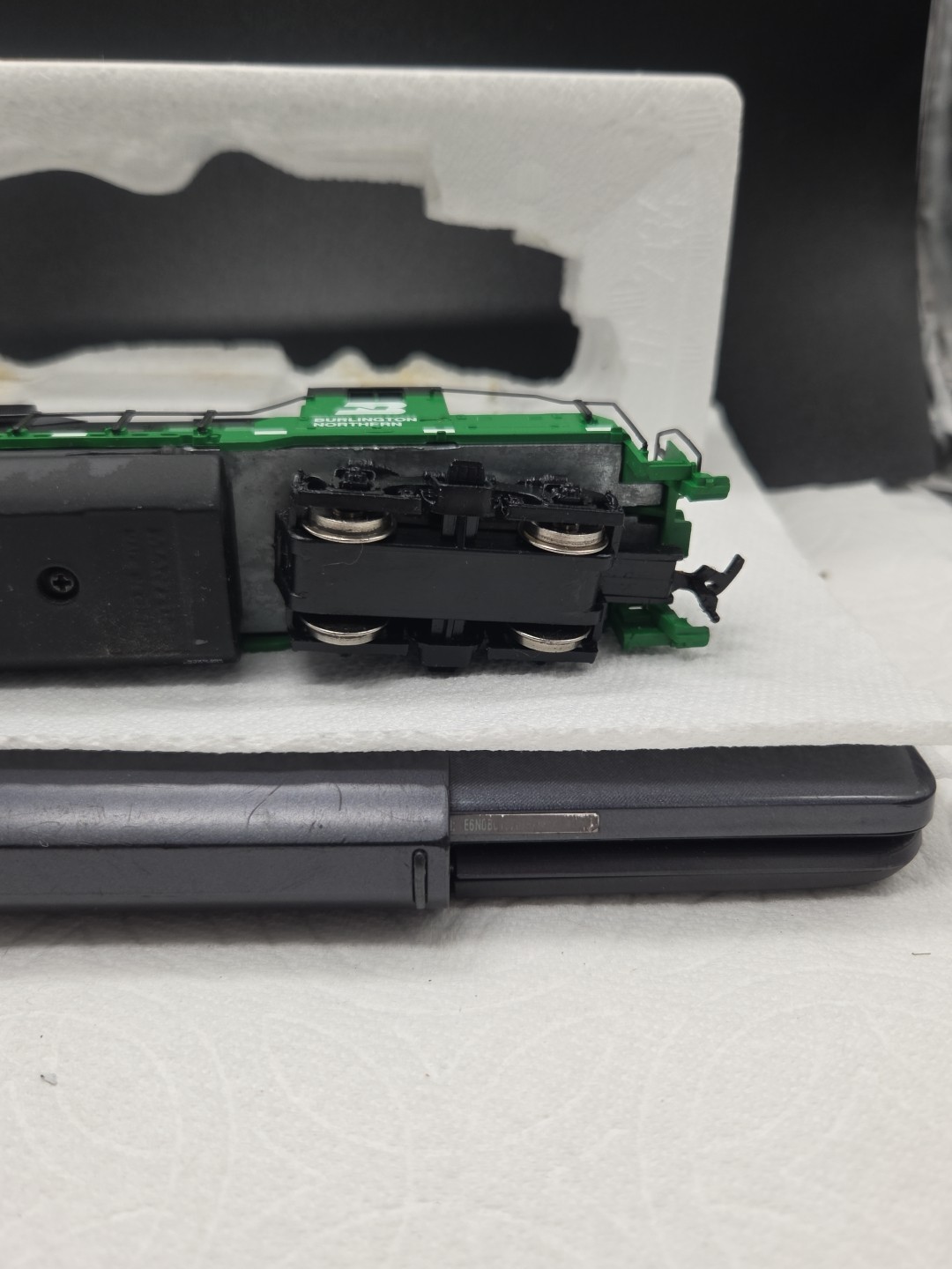 HO Mantua GP-20 Diesel Burlington Northern 2044 Green Black 414 – 063