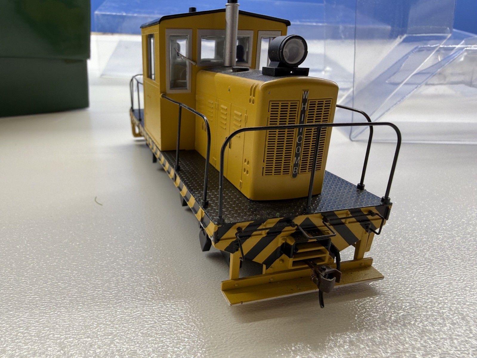 Bachmann Unletterd Org & Cream Whitcomb 50-Ton DCC with sound Locomotive by On30