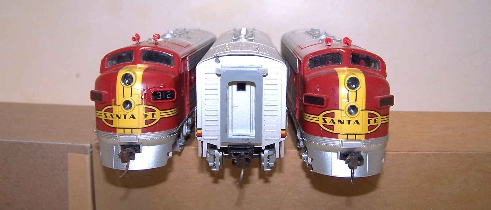 HO STEWART KATO F7a, F7b, F7a SANTA FE ATSF, DCC, NO SOUND, LED HEADLIGHT