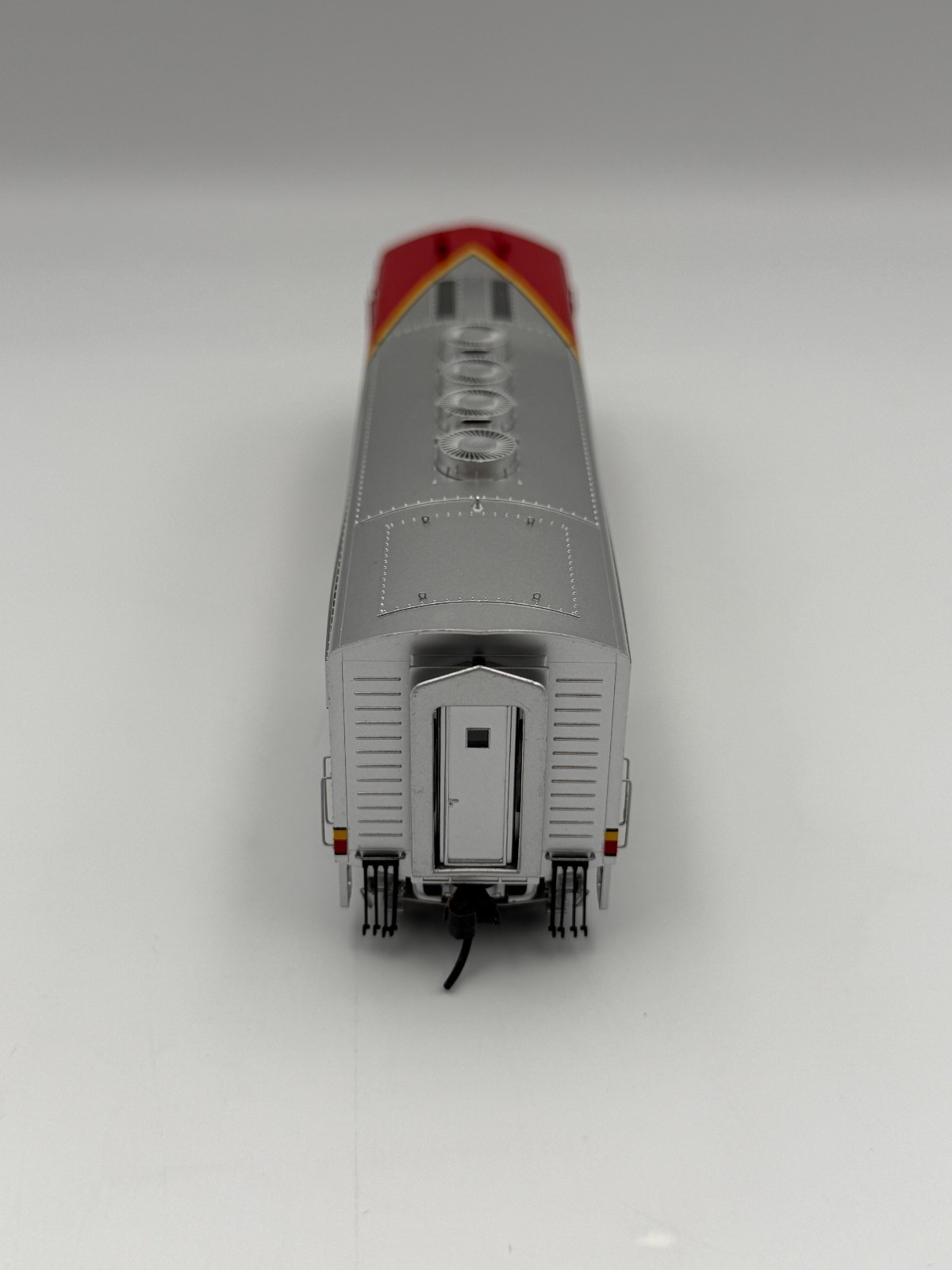 HO Walthers Proto 2000 Modernized F3A Santa Fe #16. Factory DCC/Sound. NIB