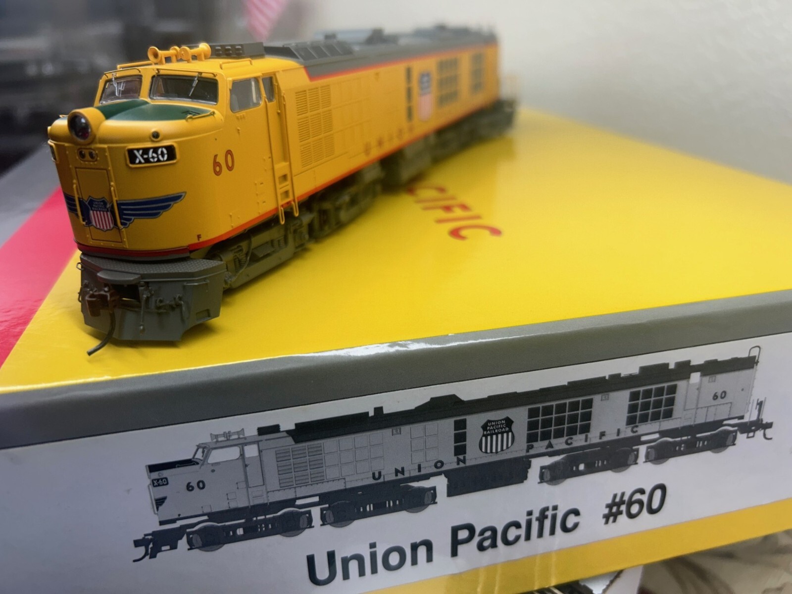UNION PACIFIC – 1st GEN GAS TURBINE #60 LOCO – DC/DCC plug – HO Scale – NEW