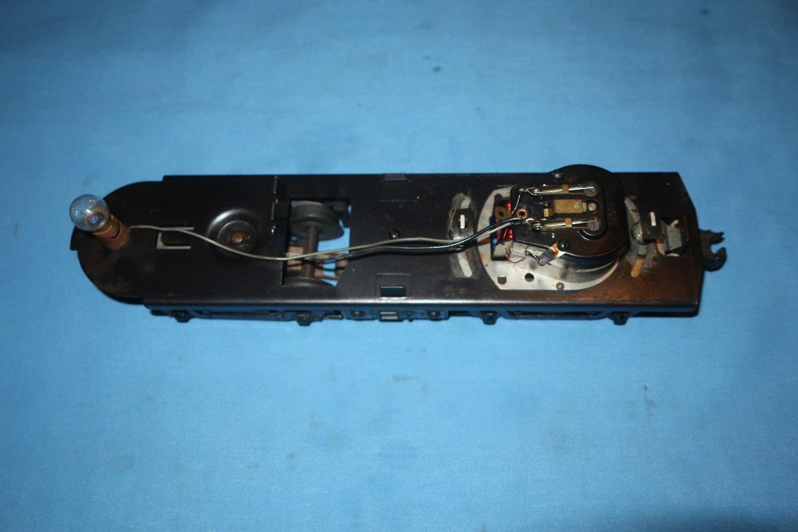 Lionel #200 Series Alco Chassis/Frame w/Motor. Runs well