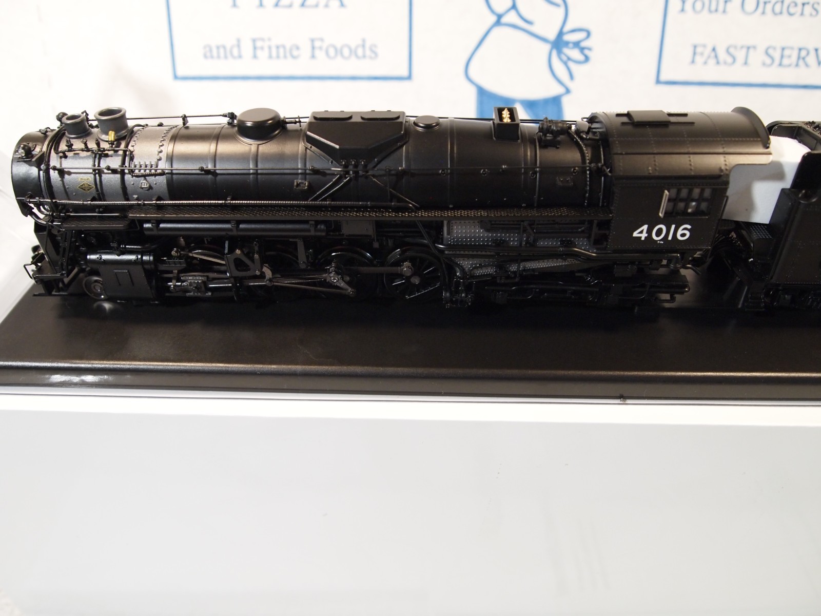 BROADWAY LIMITED 7883 BOSTON & MAINE BERKSHIRE #4016 ,4-AXLE TENDER DC/DCC/SMOKE