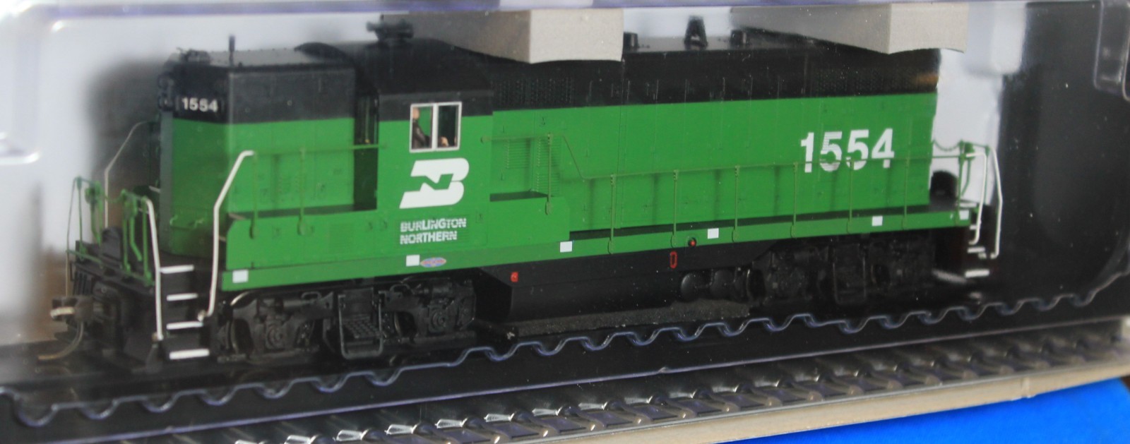 HO Scale – ATLAS CLASSIC SILVER 10 003 943 BURLINGTON NORTHERN GP7 Sound Ready