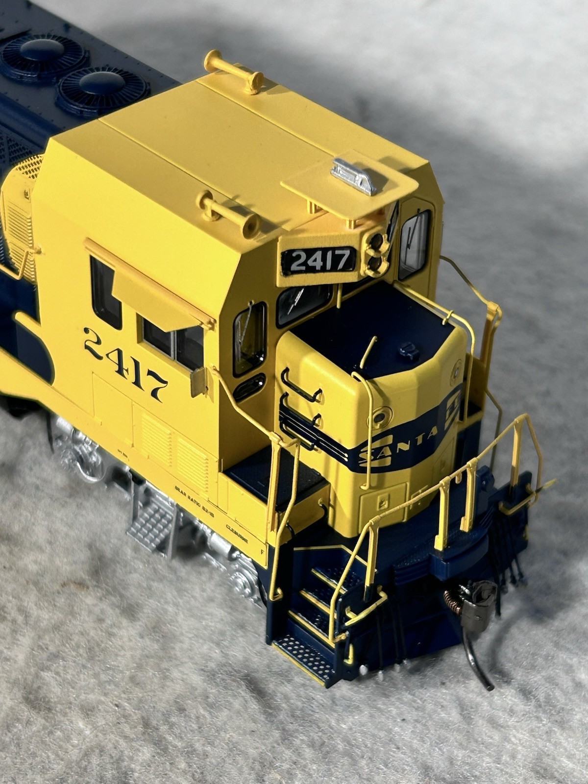 Beautiful Rapido Santa FeRR EMD CF-7 #2494 DC/Silent DCC Ready HO