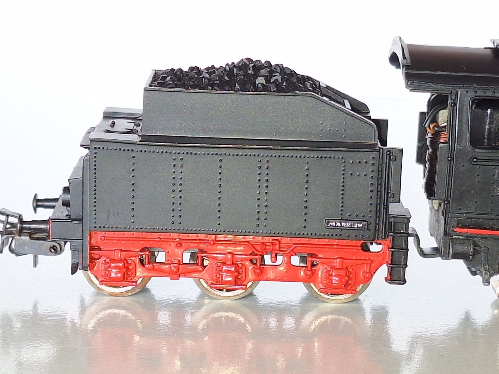 Marklin 3003 V.3 Steam Loco. 3 rail AC analogue. V/good Cond. HO scale. Boxed