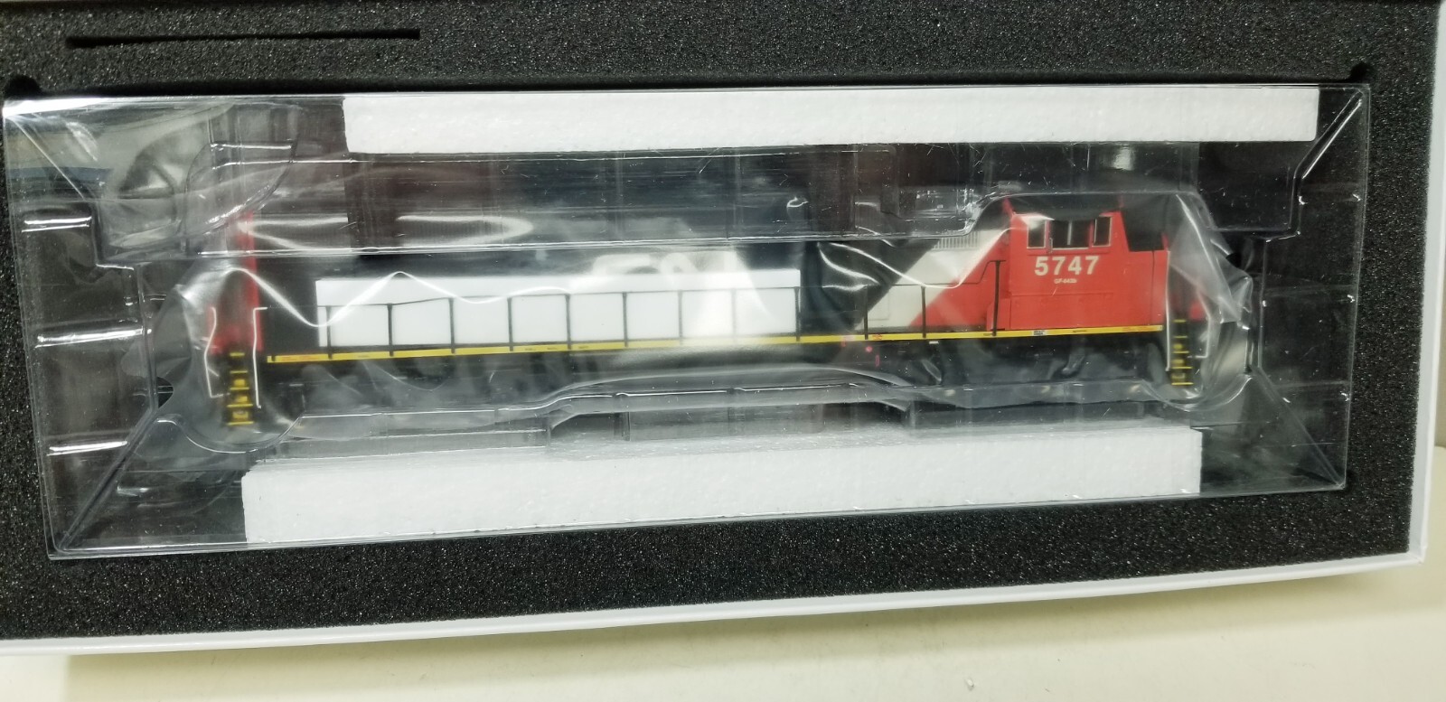 Canadian National RR SD75I #5747 Athearn Genesis G75824 Tsunami2 Sound DCC HO