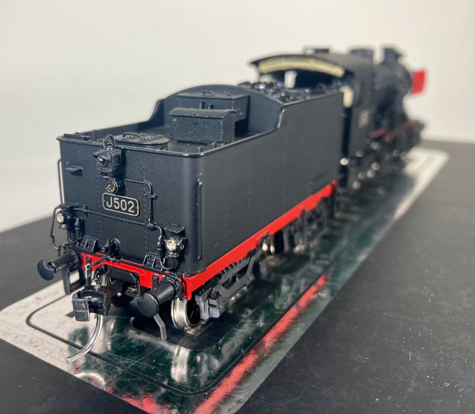 Trainbuilder – Victorian Railways – J Class # J502 Black & Red Steam Locomotive