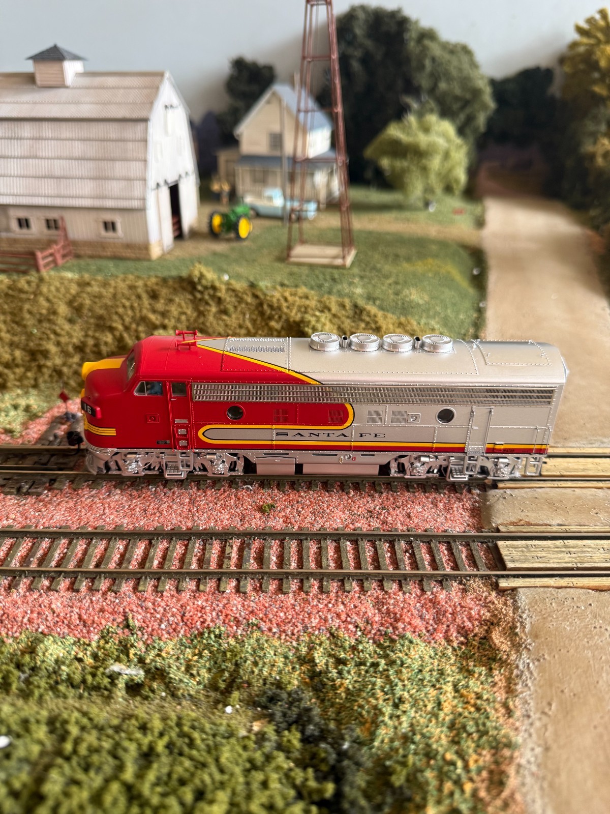HO Walthers Proto 2000 Modernized F3A Santa Fe #16-L. Factory DCC/Sound. NIB