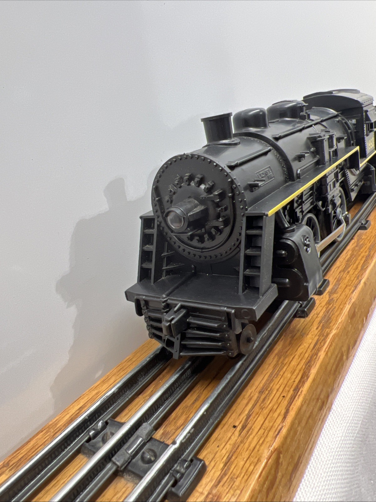 Lionel 18713 Chessie System 2-4-0 Loco w/Slopeback Tender Nice