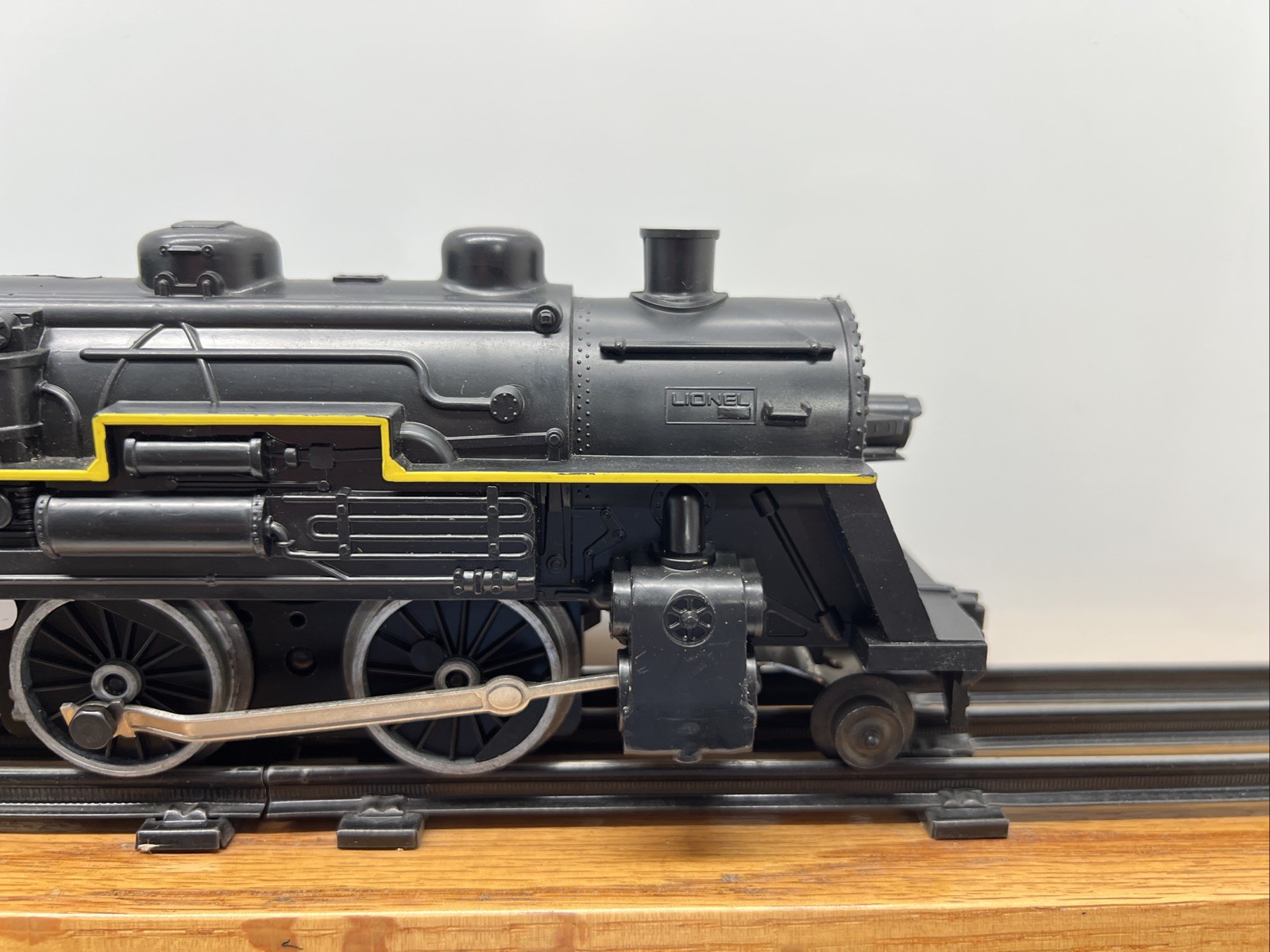 Lionel 18713 Chessie System 2-4-0 Loco w/Slopeback Tender Nice