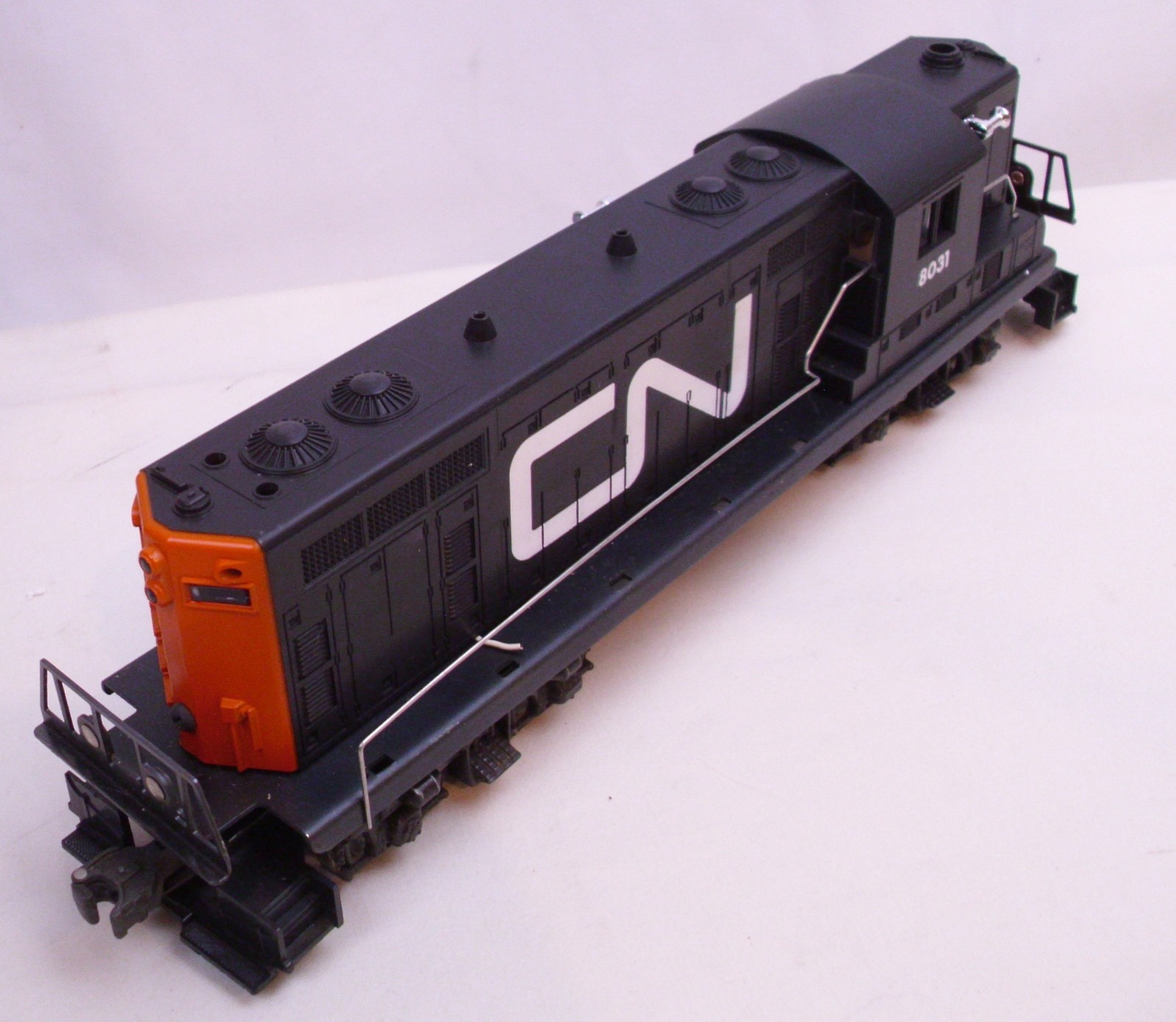 LIONEL CANADIAN NATIONAL GP-7 DIESEL LOCOMOTIVE 4-0-4 O SCALE 1978 6-8031