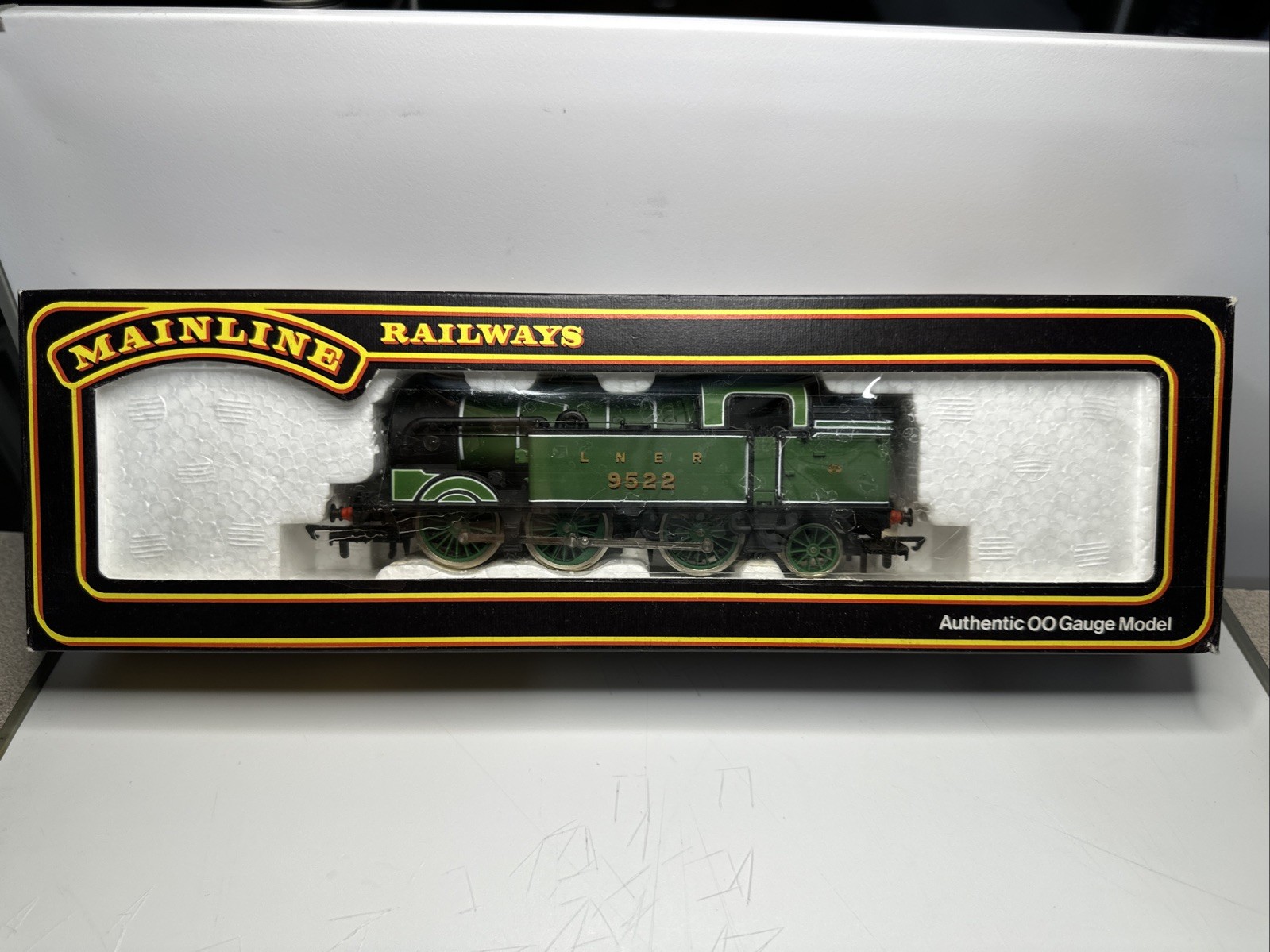 Mainline N2 Class 0-6-2T LNER 9522 Ho Scale