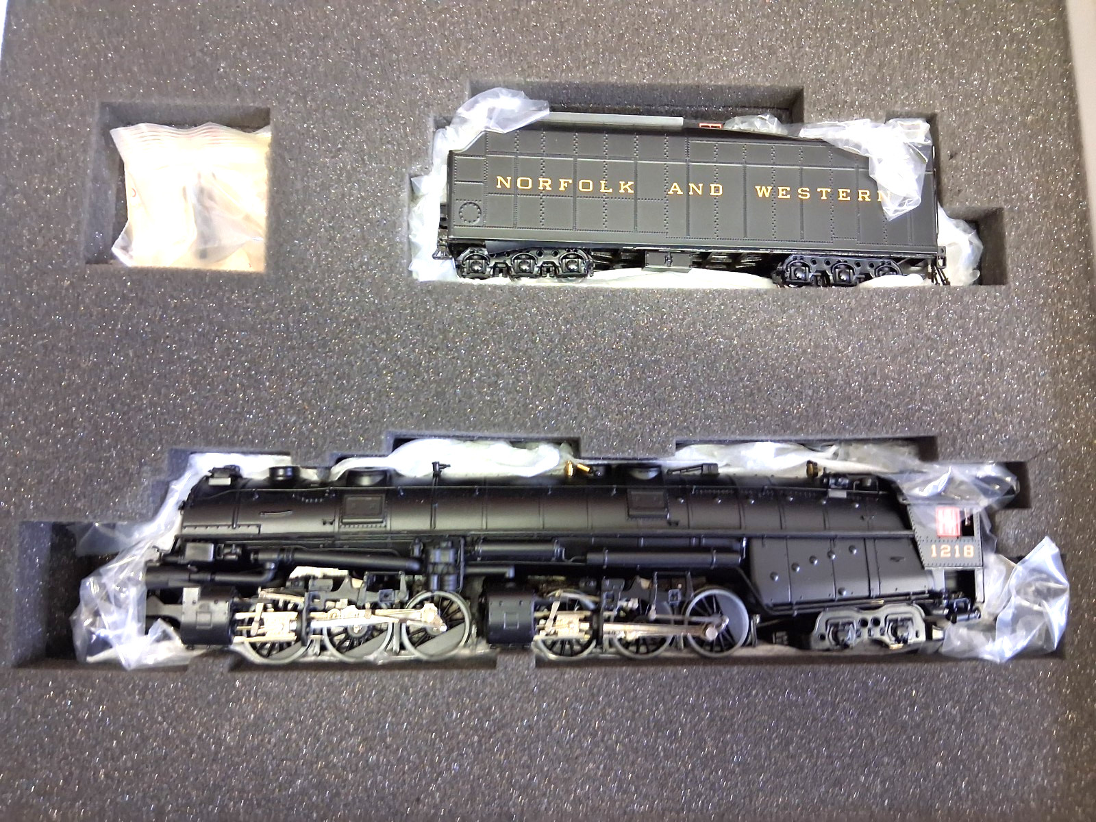 HO Scale BROADWAY LIMITED N&W Class A 2-6-6-4 #1218 PARAGON MINT IN THE BOX!
