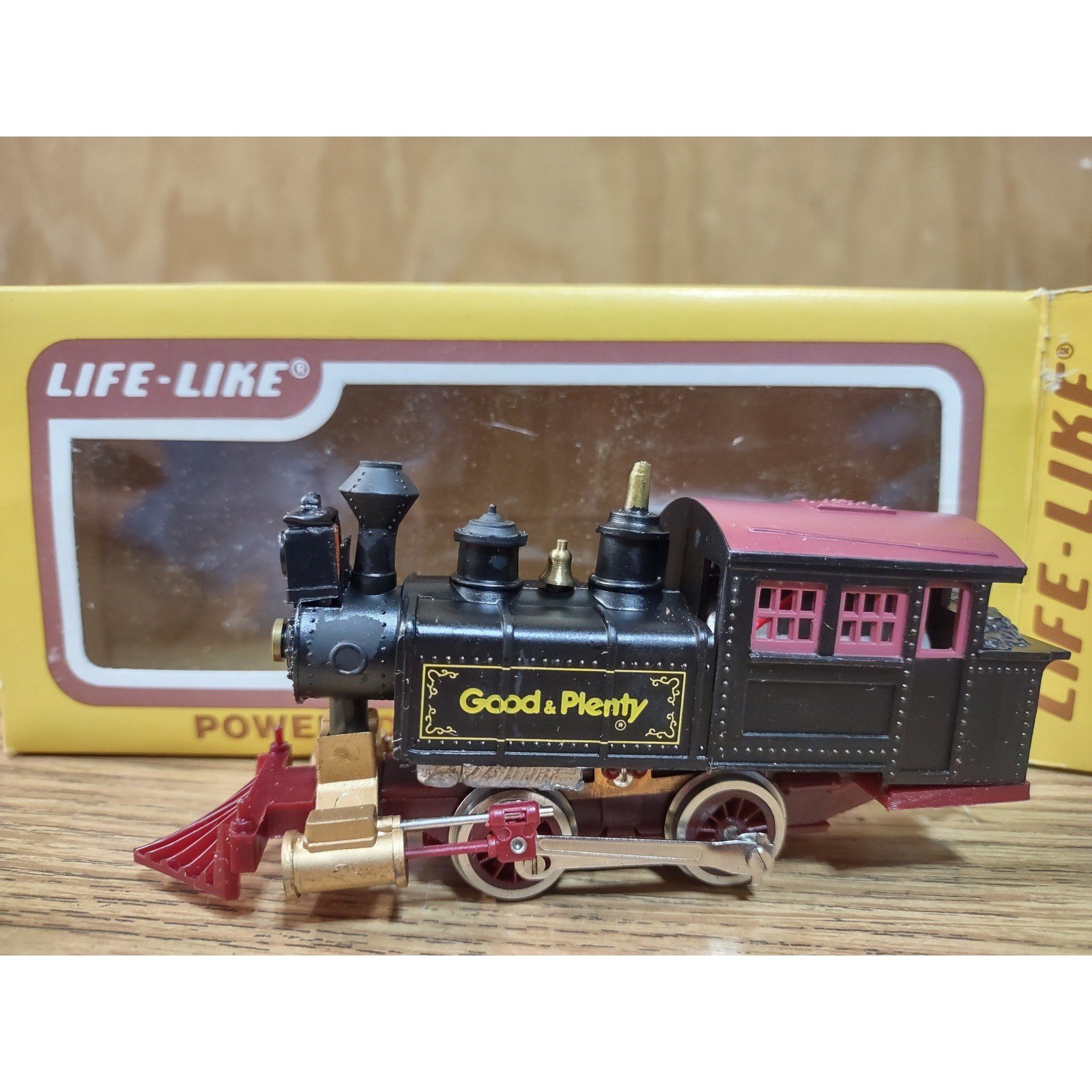 HO Life-Like, 0-4-0 Steam Teakettle Locomotive, Good & Plenty 1990 NOS New
