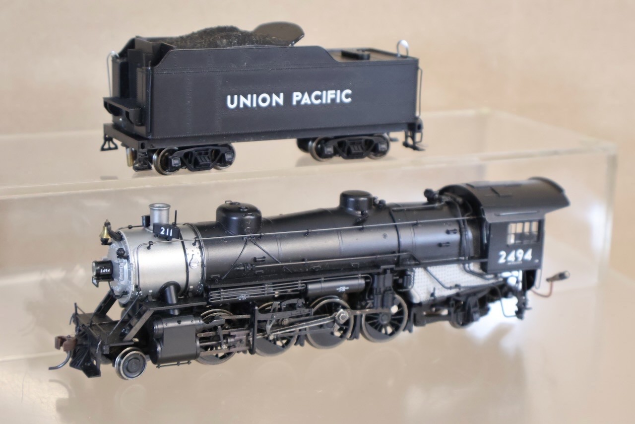 TRIX 22803 ANALOGUE NEW YORK CENTRAL NYC 2-8-0 USRA MIKADO LOCOMOTIVE 11890 on
