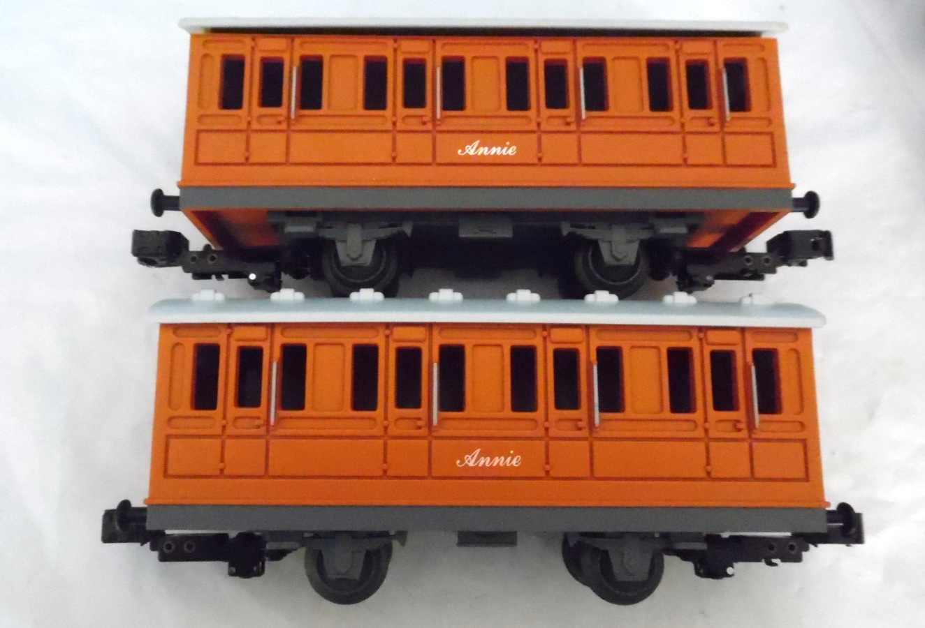 Lionel Thomas & Friends Train Engine w/ 2-Annie & 2-Clarabel Cars, O Gauge