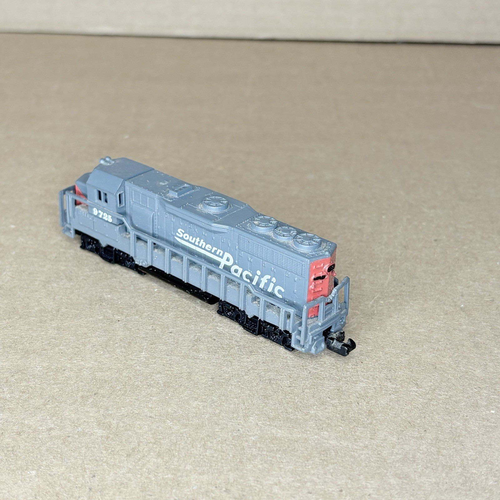 Southern Pacific High Speed N Scale Locomotive 9725 Model Train No 418 NO Box