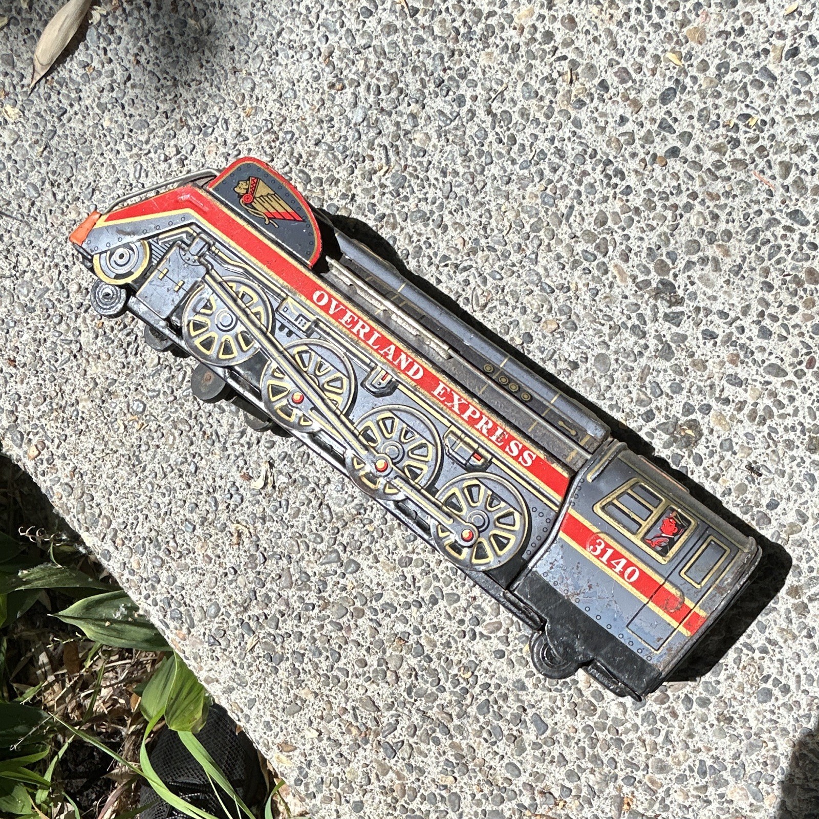 Overland Express 3140 O Gauge Tin Steam Locomotive, Analog, Gray/Red/Black