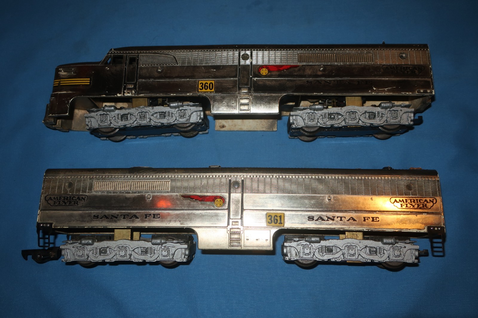 American Flyer Santa Fe #360 and #361 Aloc A & B Units. Chrome. Runs well